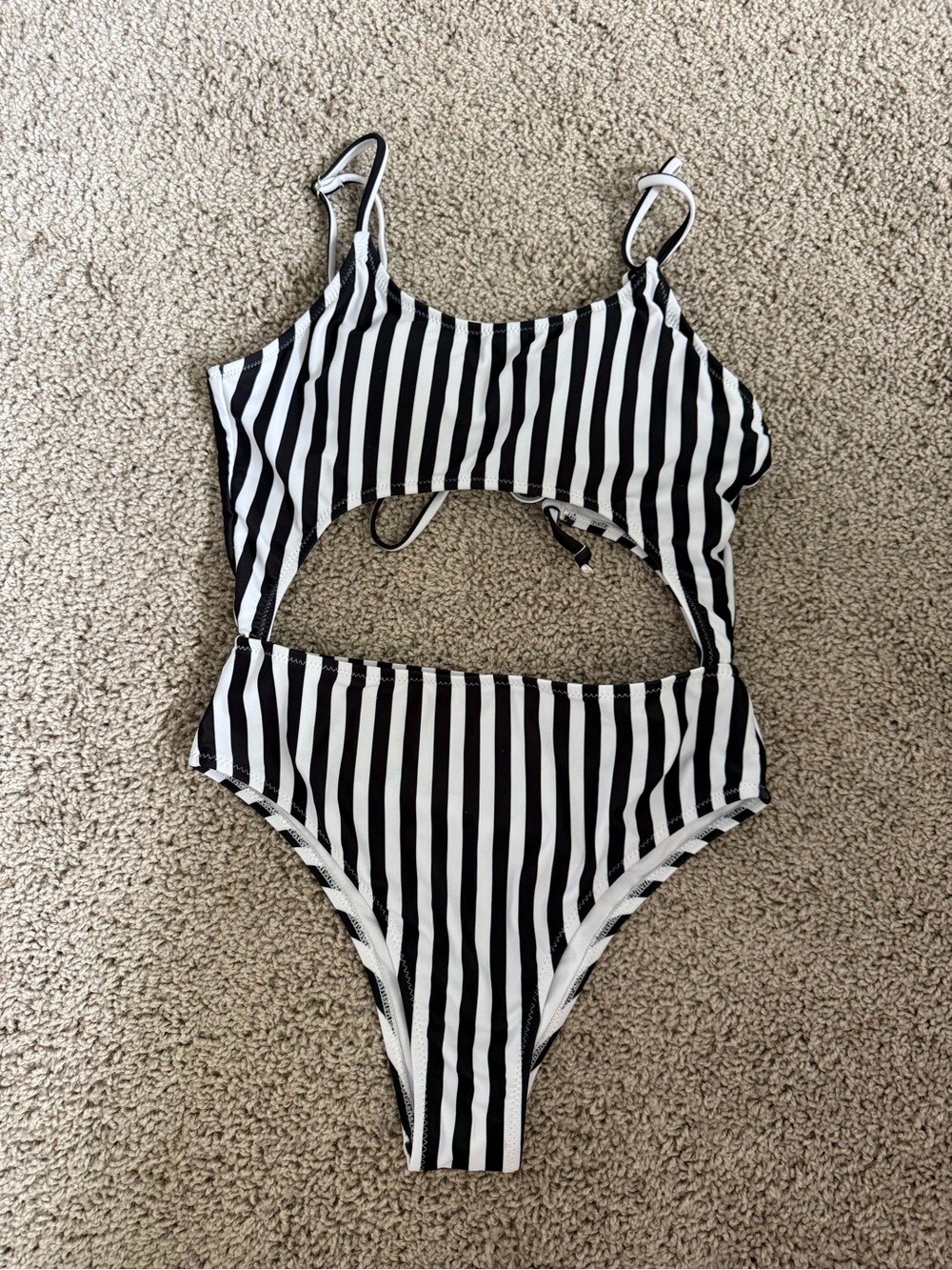 Black & White Striped women’s One-Piece Swimsuit - Chic Cutout